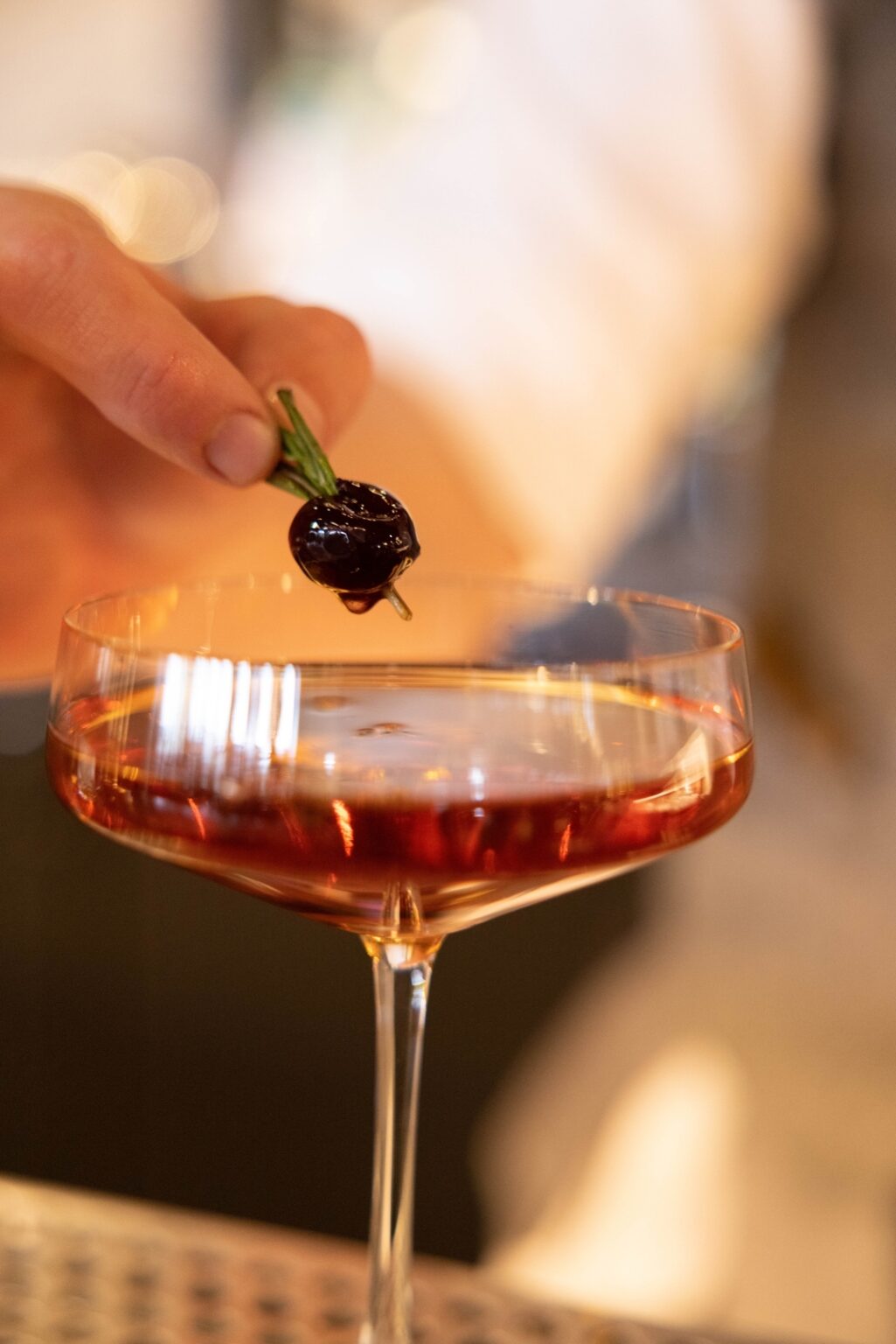 Classic Manhattan Cocktail Recipe - How to Make a Perfect